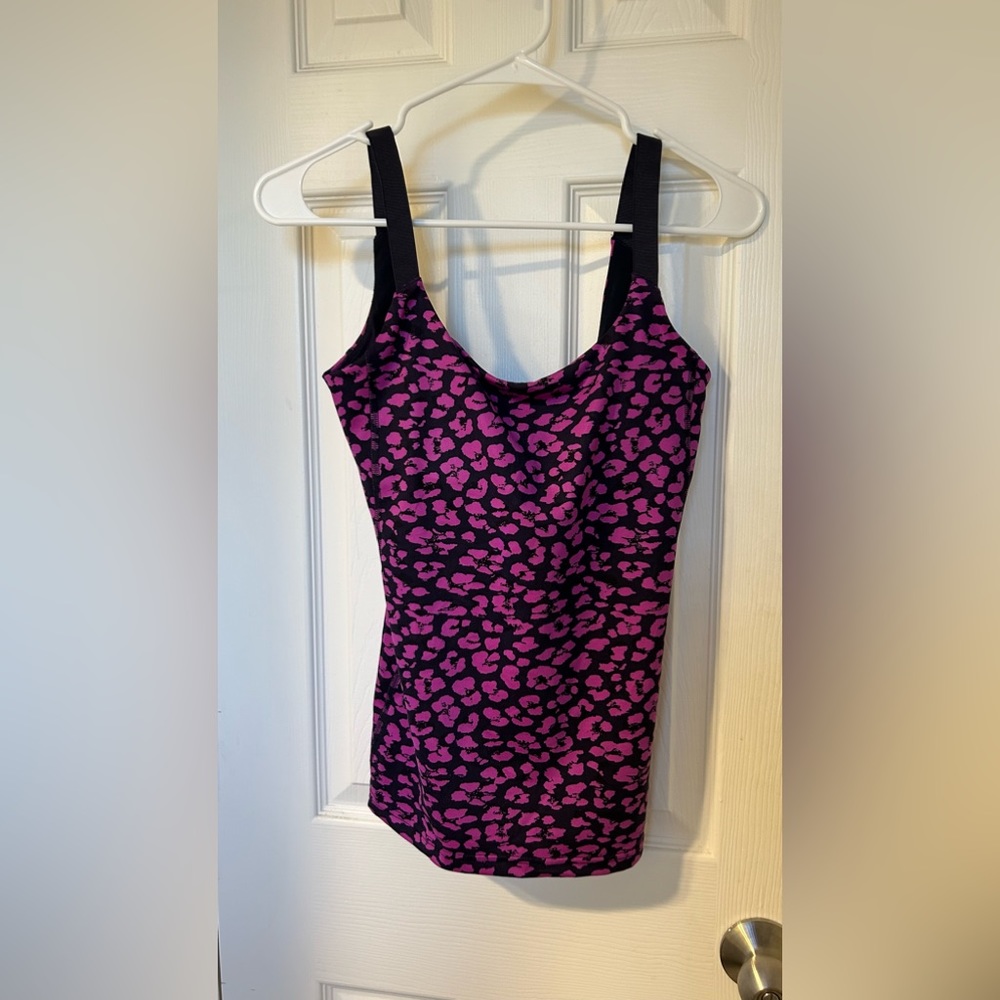 Lululemon tank top, size 6, color pink and black